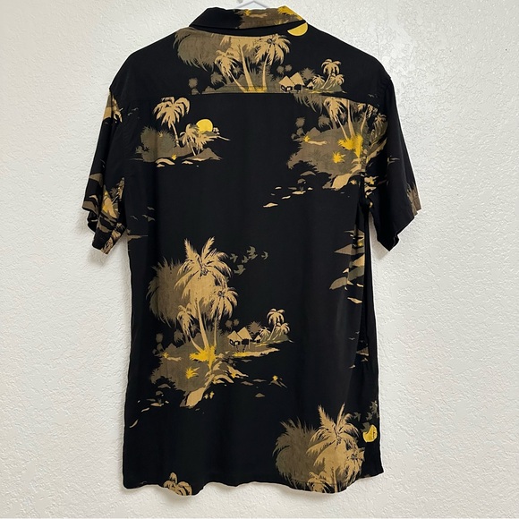 Billabong Mens Tropical Black Button Down Shirt - Picture 2 of 12